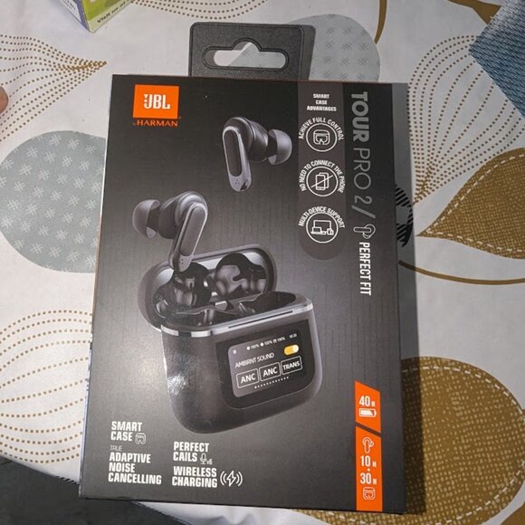 JBL Tour Pro 2 Noise Cancelling Earphones - Picture 2 of 13